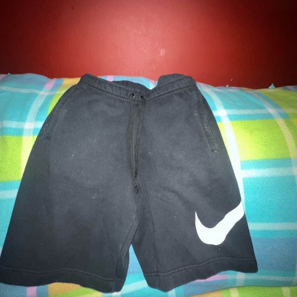 Nike sweatshirts medium